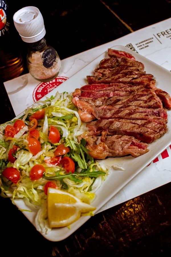 Tagliata Scamone di Frisona - Grill del Comandante Gulliver Inn